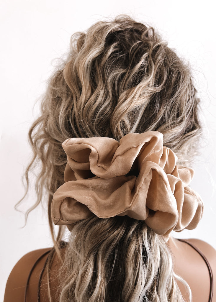 pebby forevee Latte FOR THICK HAIR SUPER STRETCH SCRUNCHIE