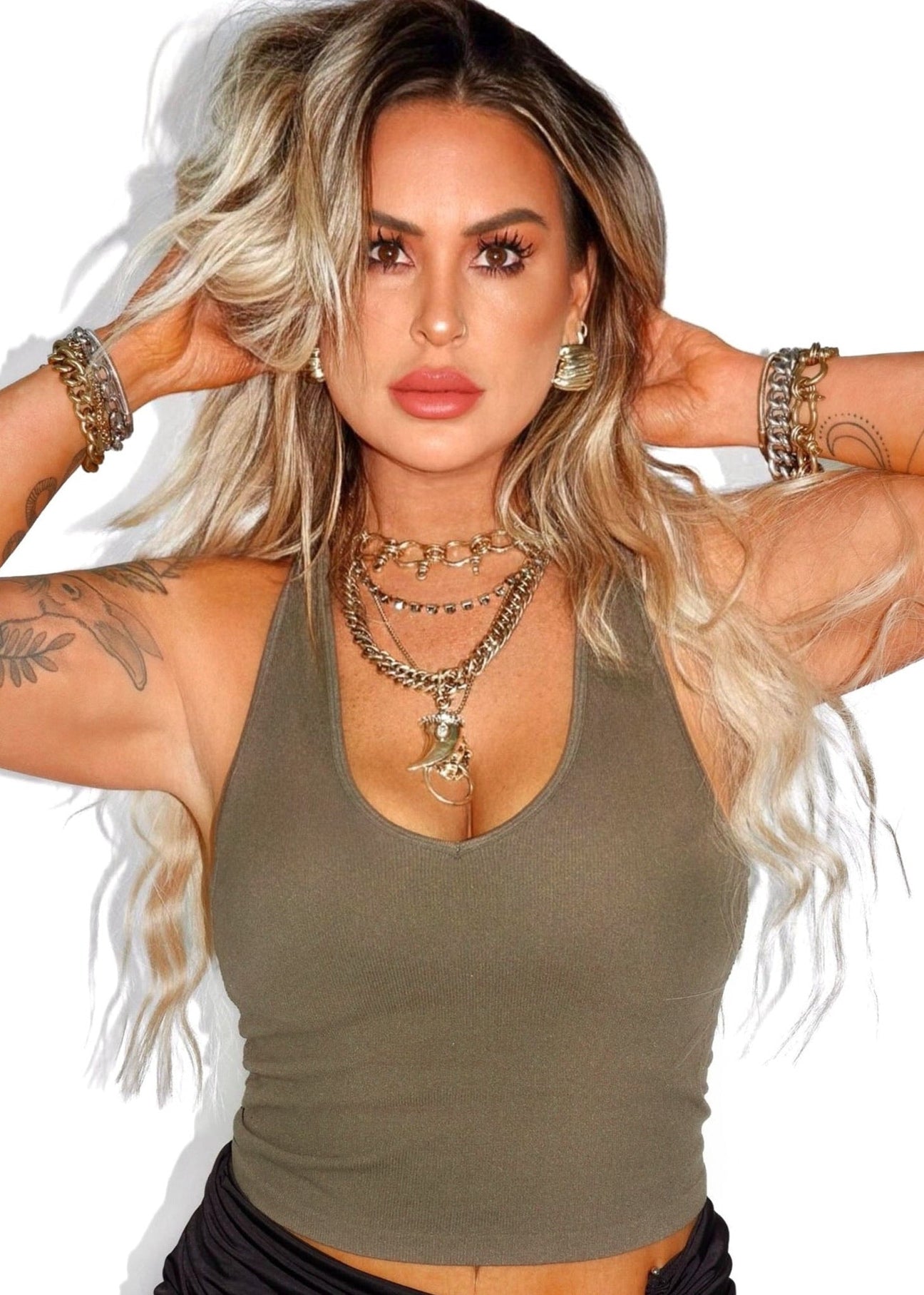 pebby forevee Brami BACK SMOOTHING V-NECK BRAMI