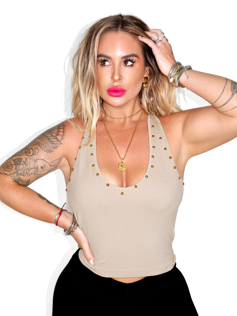 pebby forevee Brami STUDDED BACK SMOOTHING V-NECK BRAMI