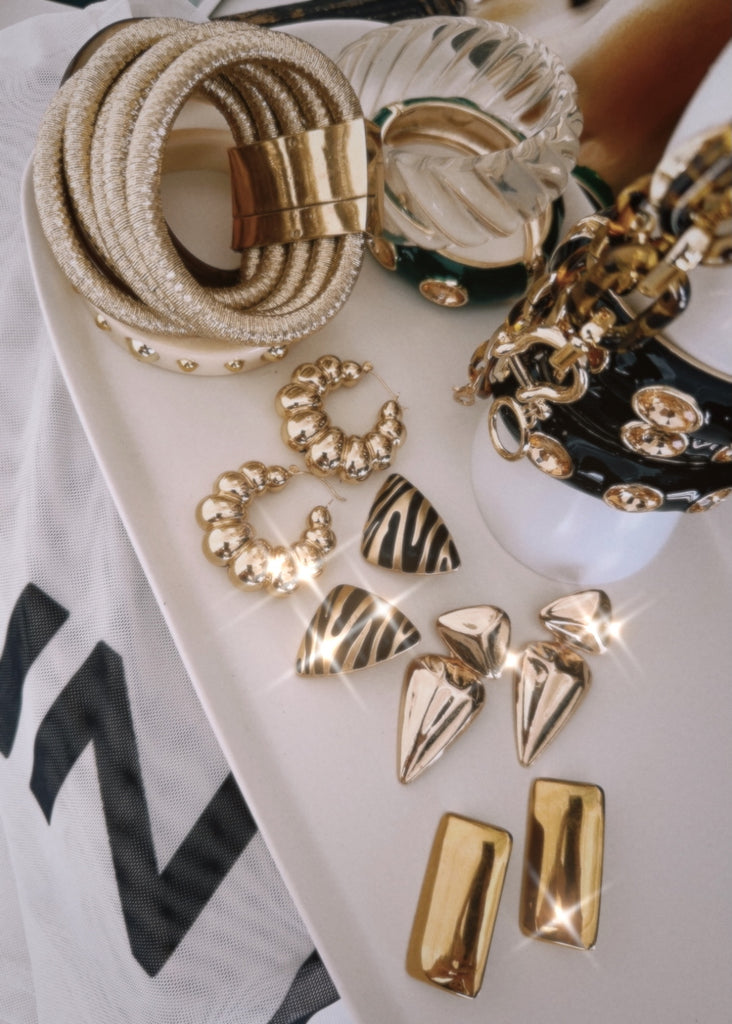 pebby forevee Earring Gold DISARM STATEMENT EARRINGS