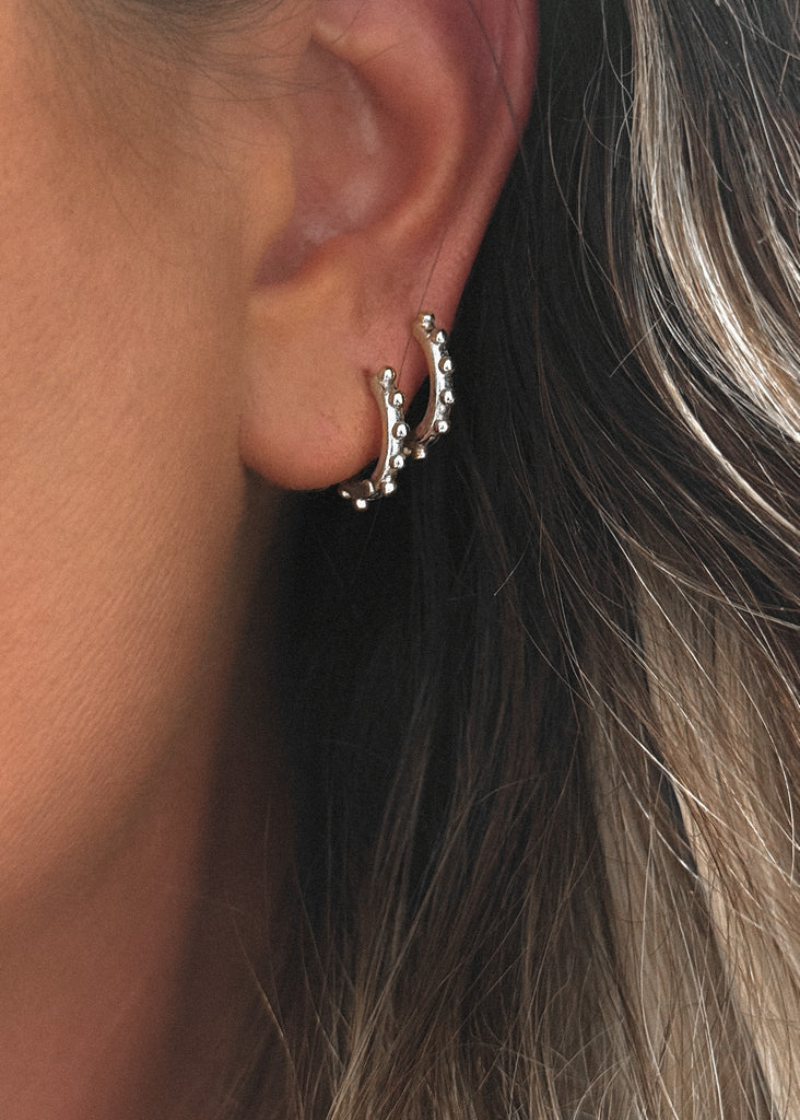 pebby forevee Earring Silver BLINK STATEMENT EAR HUGGIES