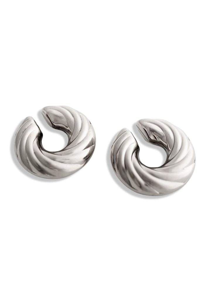 pebby forevee Earring Silver PLOT TWIST WATER RESISTANT EAR CUFF