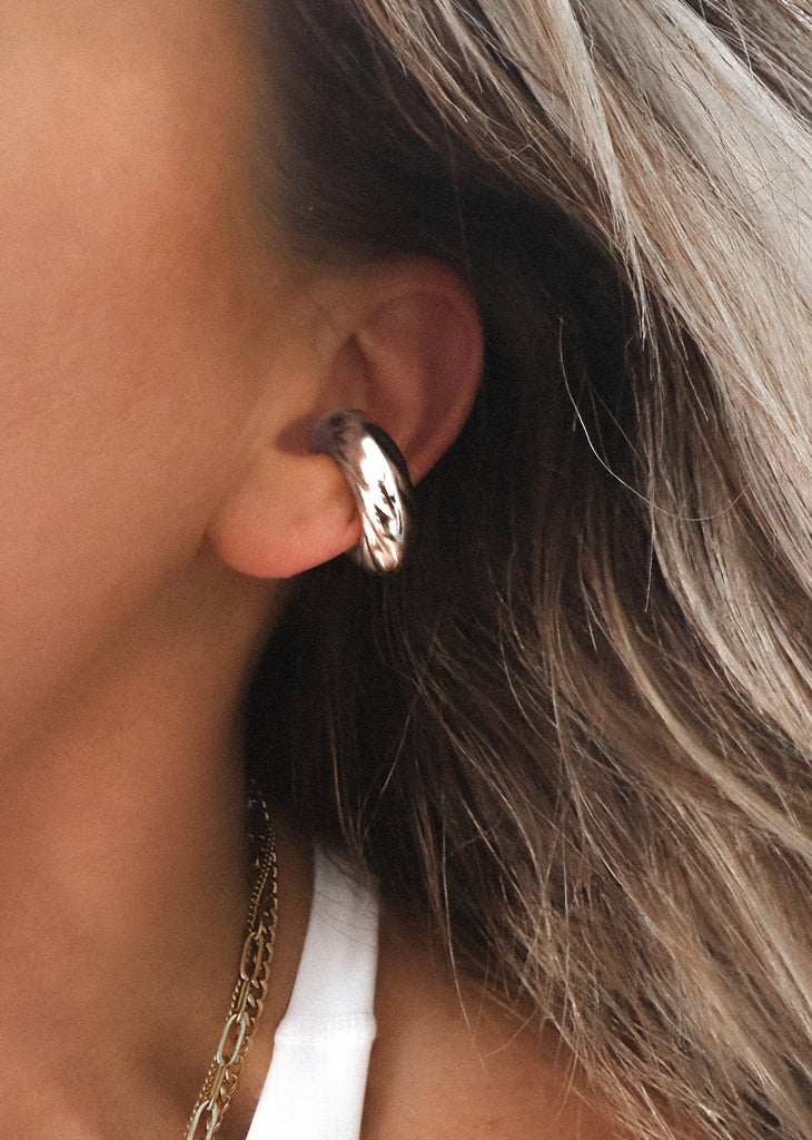 pebby forevee Earring Silver PLOT TWIST WATER RESISTANT EAR CUFF