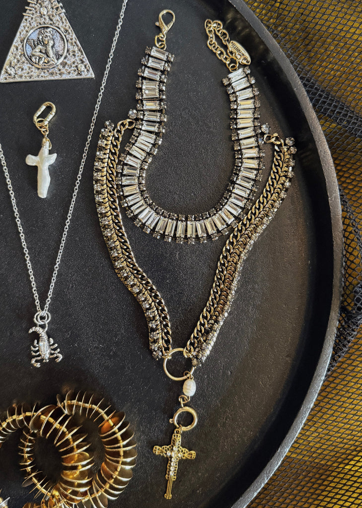 pebby forevee Necklace Gold IN ALIGNMENT STATEMENT NECKLACE