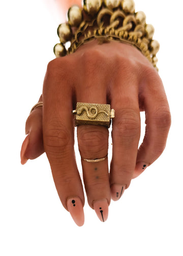 pebby forevee Ring Gold / 7 KEEPING SECRETS STATEMENT RING