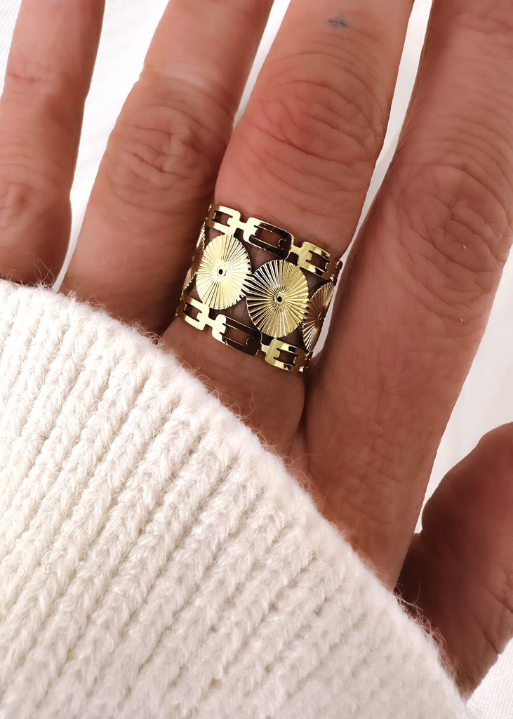 pebby forevee Ring Gold INFLUENTIAL WATER RESISTANT STATEMENT RING
