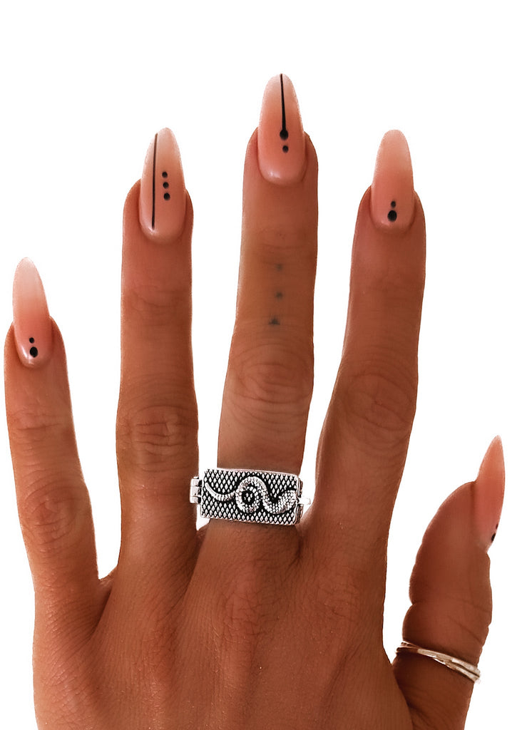 pebby forevee Ring Silver / 8 KEEPING SECRETS STATEMENT RING