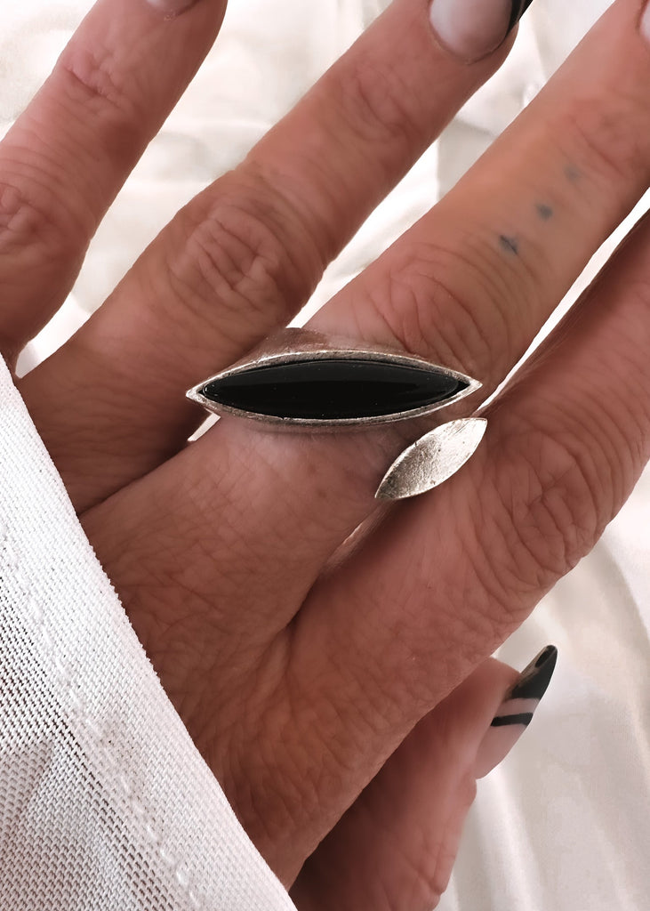 pebby forevee Ring Silver/Black SUTHERLAND STATEMENT RING