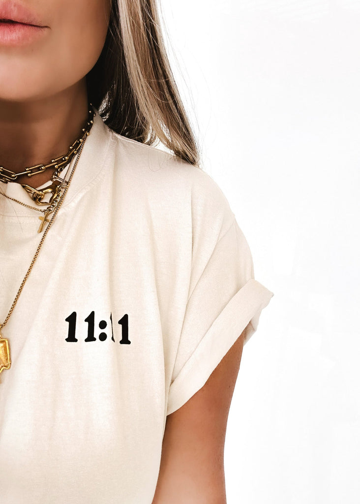 pebby forevee Side Slit Tee 11:11 ANGEL NUMBERS SIDE SLIT TEE