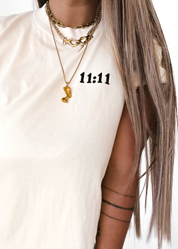 pebby forevee Side Slit Tee 11:11 ANGEL NUMBERS SIDE SLIT TEE