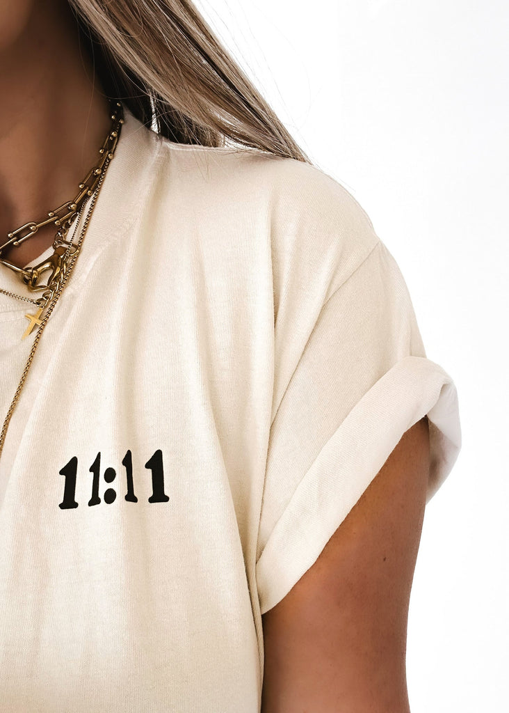 pebby forevee Side Slit Tee 11:11 ANGEL NUMBERS SIDE SLIT TEE