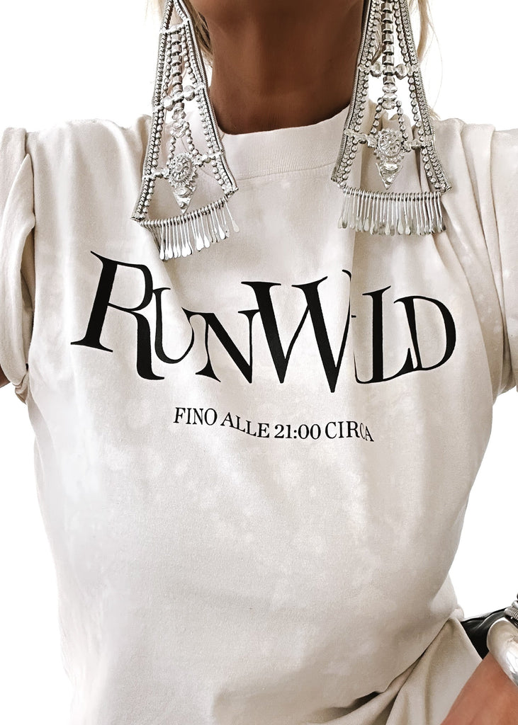 pebby forevee Side Slit Tee 90's RUN WILD BLEACHED OUT SIDE SLIT TEE