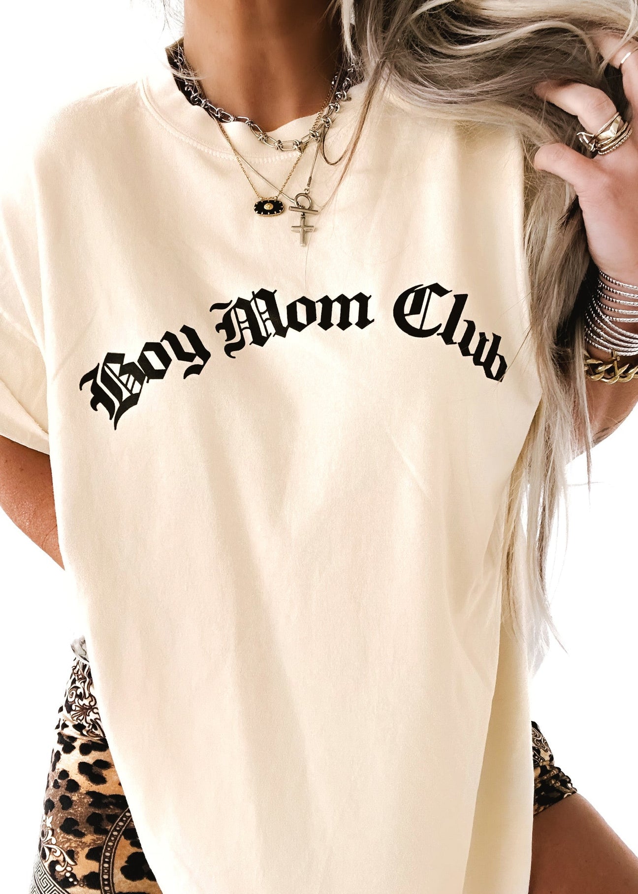 pebby forevee Side Slit Tee BOY MOM CLUB SIDE SLIT TEE
