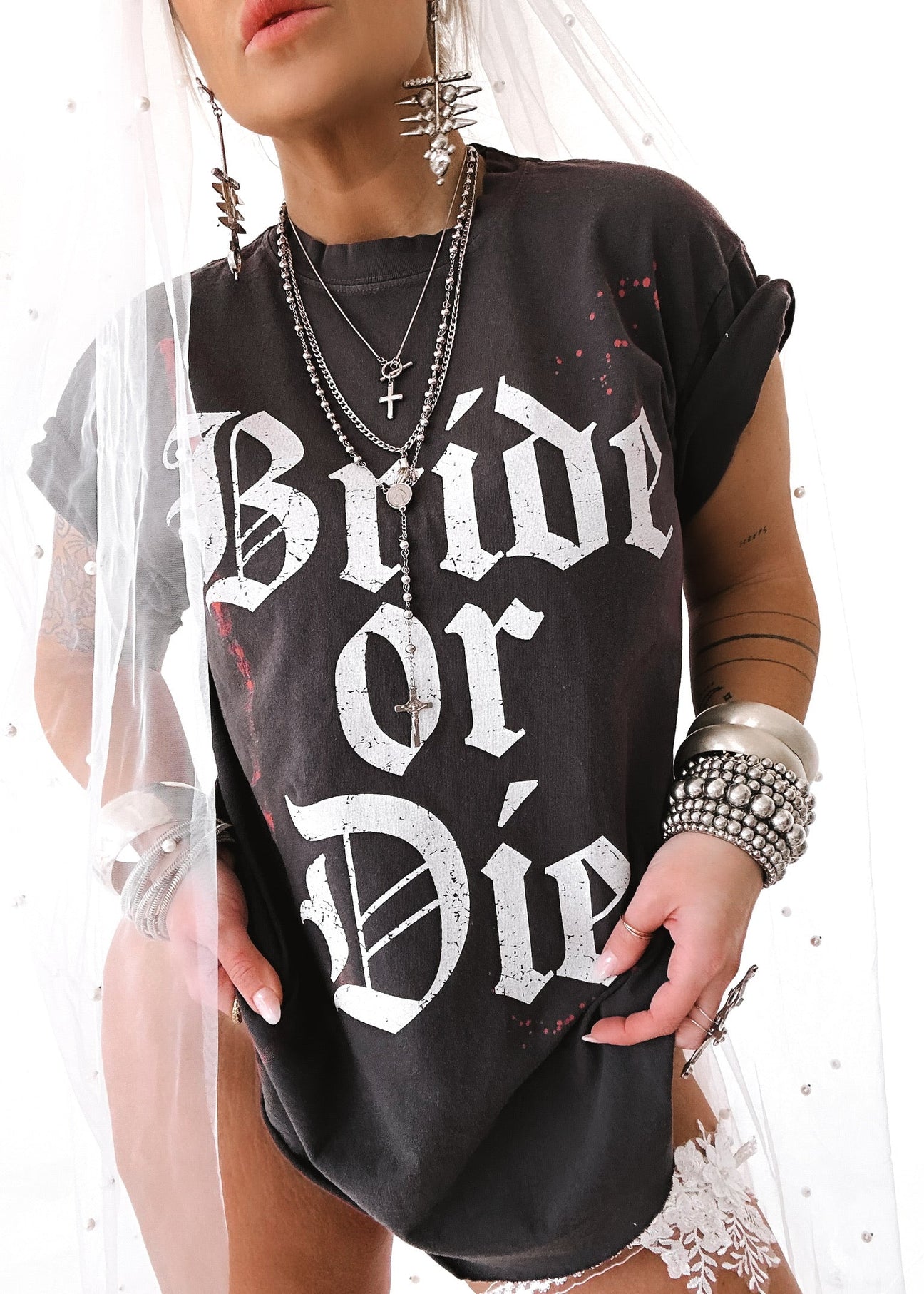 pebby forevee Side Slit Tee BRIDE OR DIE BLEACHED OUT SIDE SLIT TEE