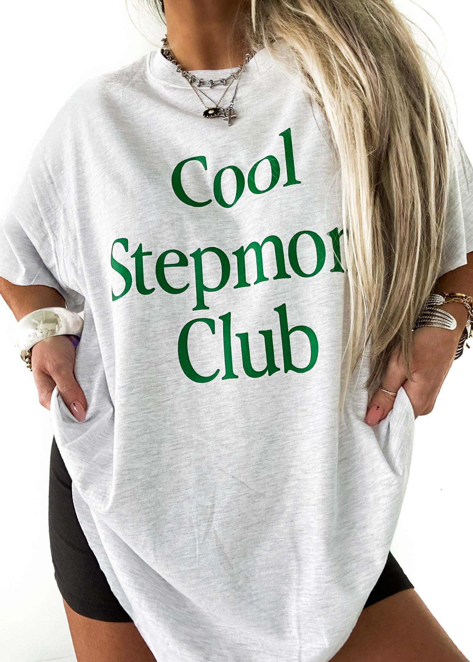 COOL STEPMOMS CLUB SIDE SLIT TEE – Pebby Forevee