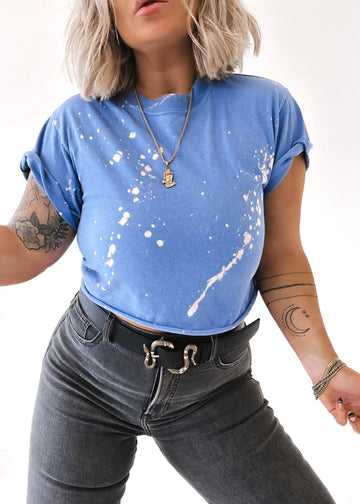 pebby forevee Side Slit Tee CROPPED PEBBY BASICS BLEACHED OUT COBALT TEE