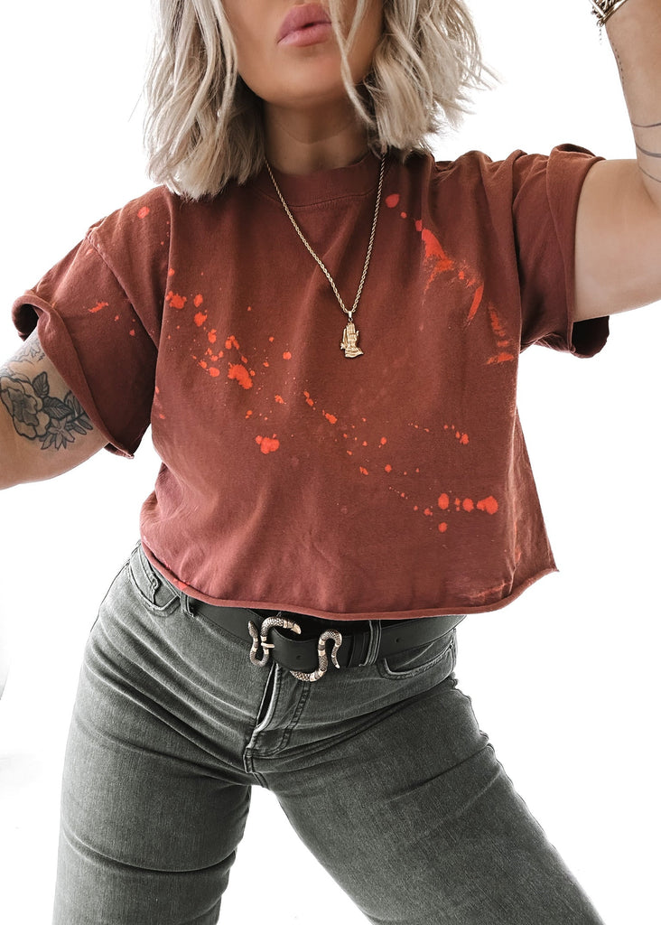 pebby forevee Side Slit Tee CROPPED PEBBY BASICS BLEACHED OUT RUST TEE