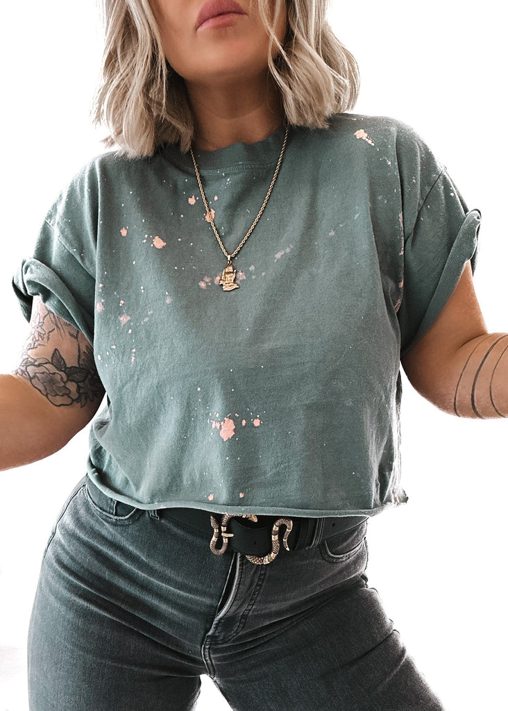 pebby forevee Side Slit Tee CROPPED PEBBY BASICS BLEACHED OUT TEAL TEE