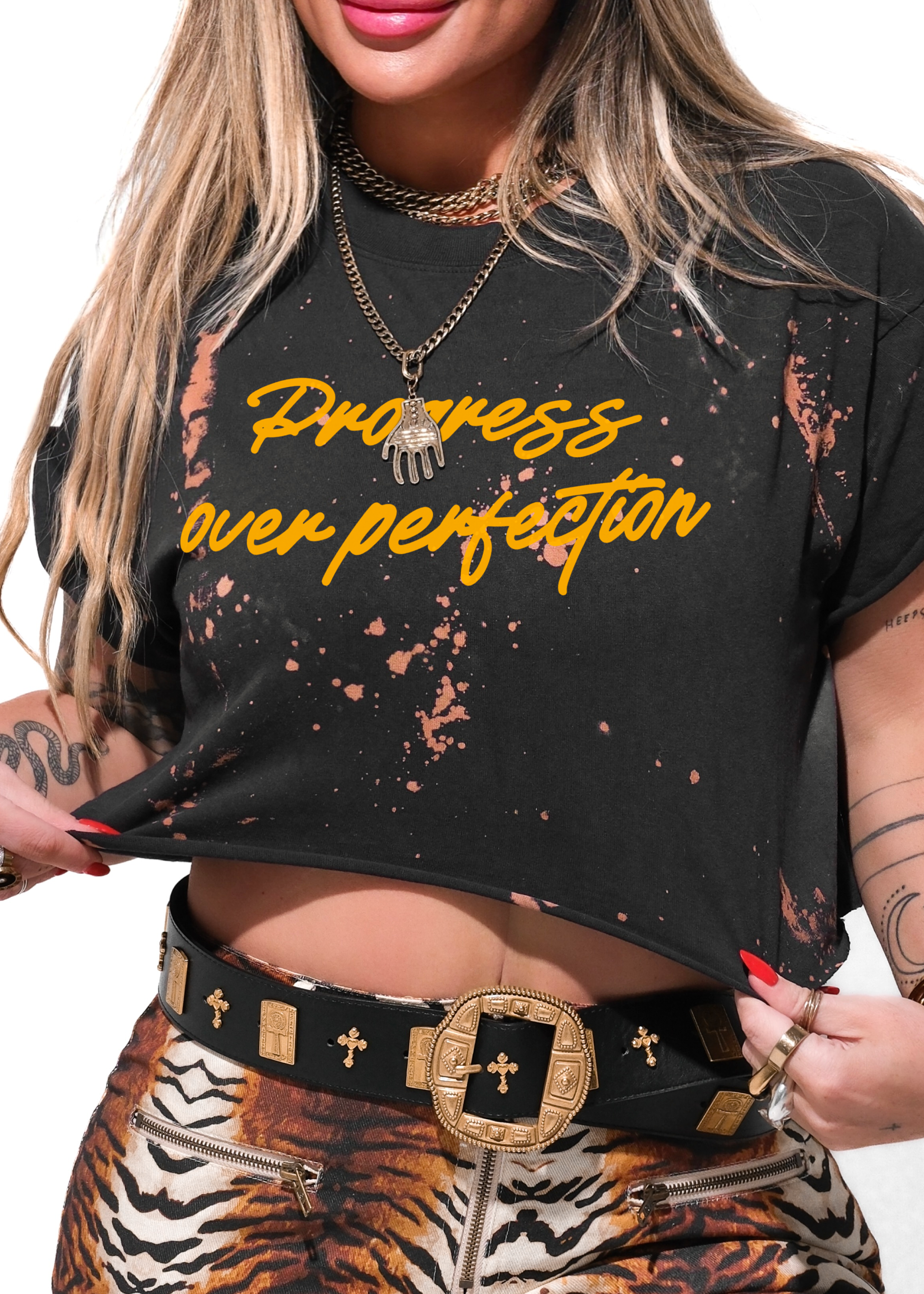 CROPPED PROGRESS OVER PERFECTION BLEACHED OUT GRAPHIC TEE – Pebby