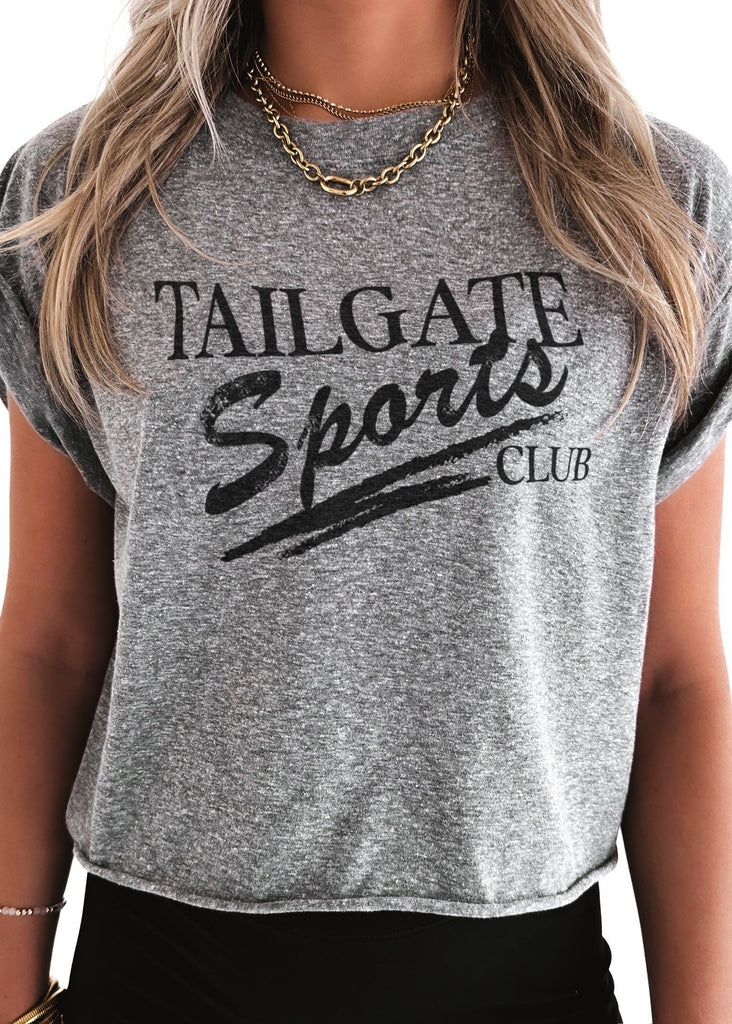 pebby forevee Side Slit Tee CROPPED TAILGATE SPORTS CLUB (BLACK) GRAPHIC TEE