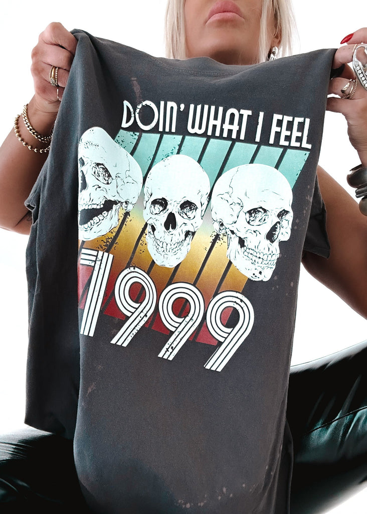 pebby forevee Side Slit Tee DOIN' WHAT I FEEL 1999 BLEACHED OUT SIDE SLIT TEE