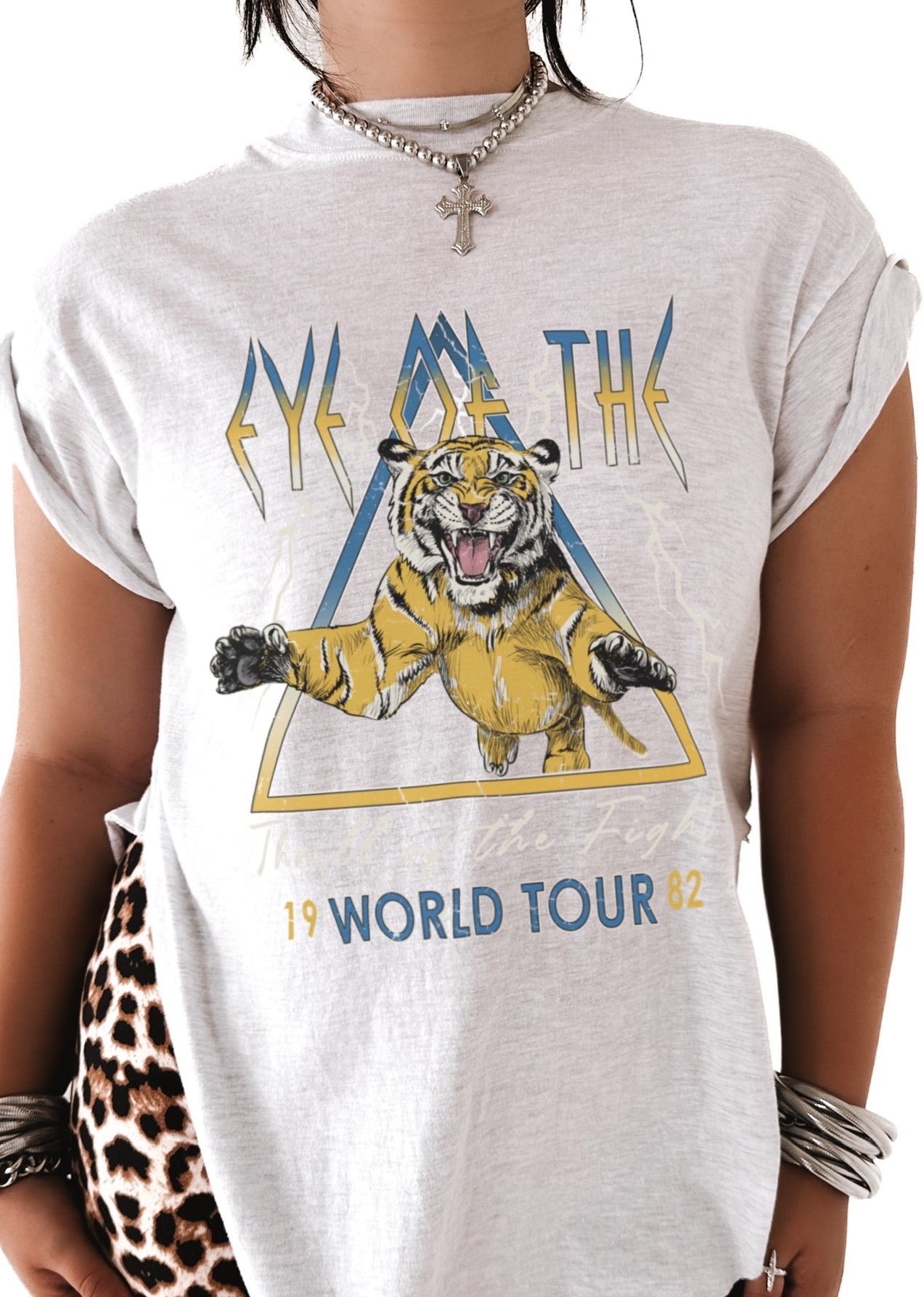 pebby forevee Side Slit Tee EYE OF THE TIGER SIDE SLIT TEE