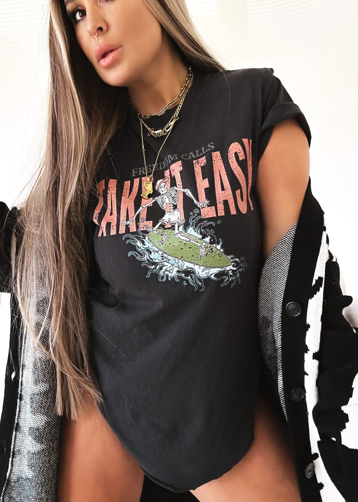 pebby forevee Side Slit Tee FREEDOM CALLS SIDE SLIT TEE