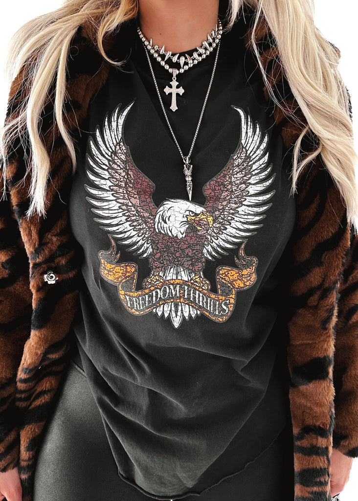 pebby forevee Side Slit Tee FREEDOM THRILLS SIDE SLIT TEE