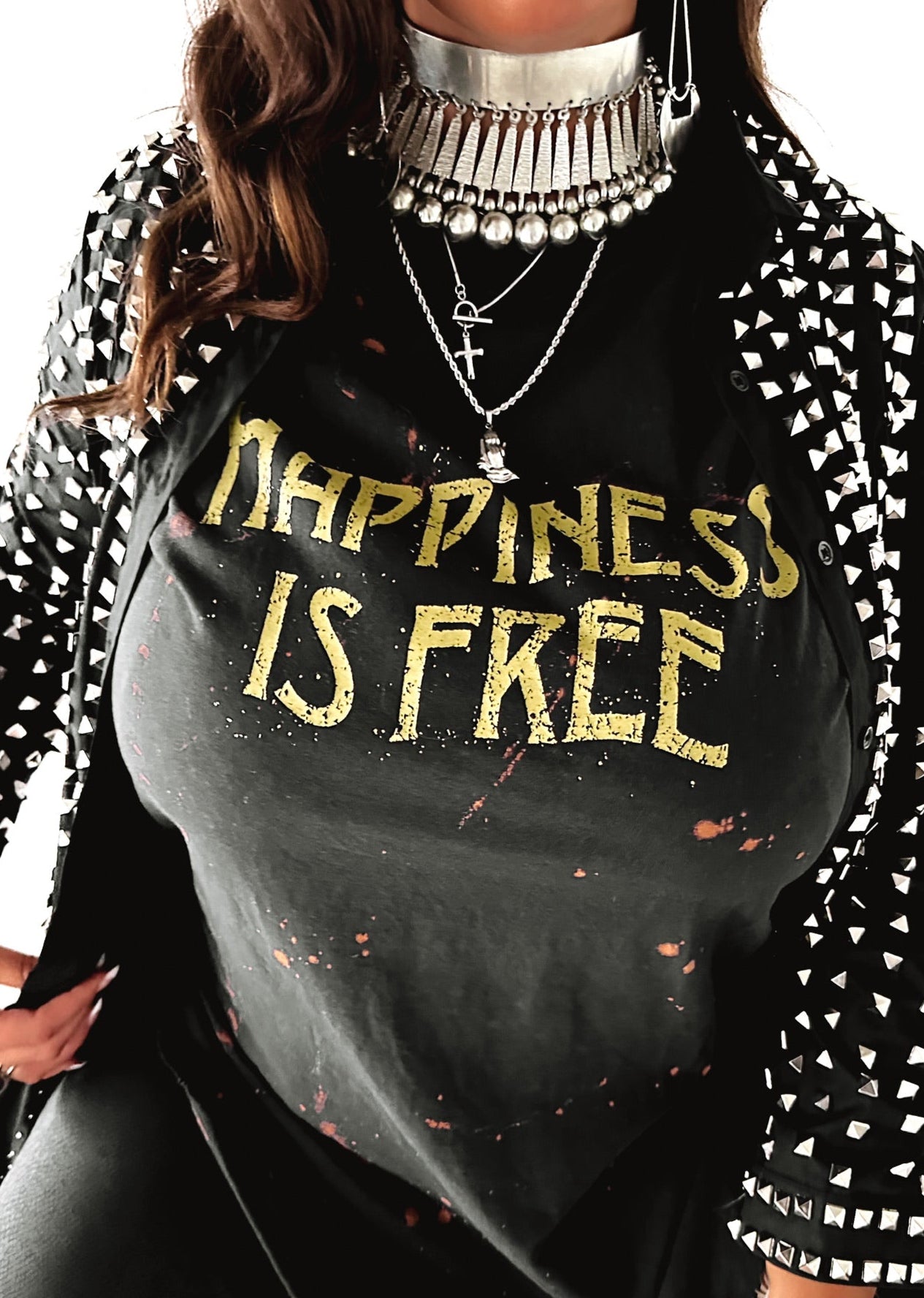 pebby forevee Side Slit Tee HAPPINESS IS FREE BLEACHED OUT SIDE SLIT TEE