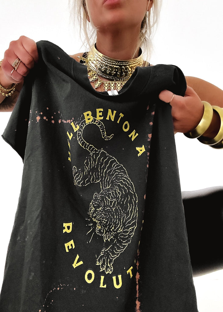 pebby forevee Side Slit Tee HELL BENT ON A REVOLUTION BLEACHED OUT SIDE SLIT TEE