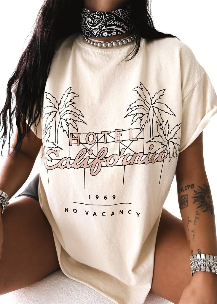 pebby forevee Side Slit Tee HOTEL CALIFORNIA SIDE SLIT TEE