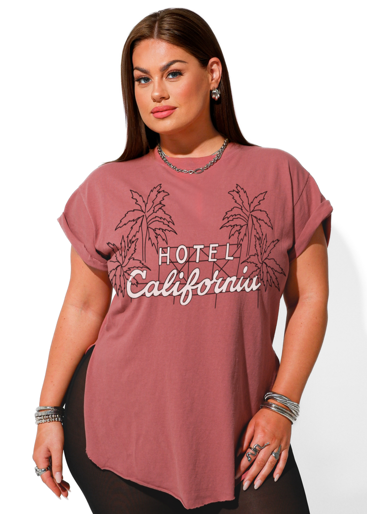 pebby forevee Side Slit Tee HOTEL CALIFORNIA SIDE SLIT TEE