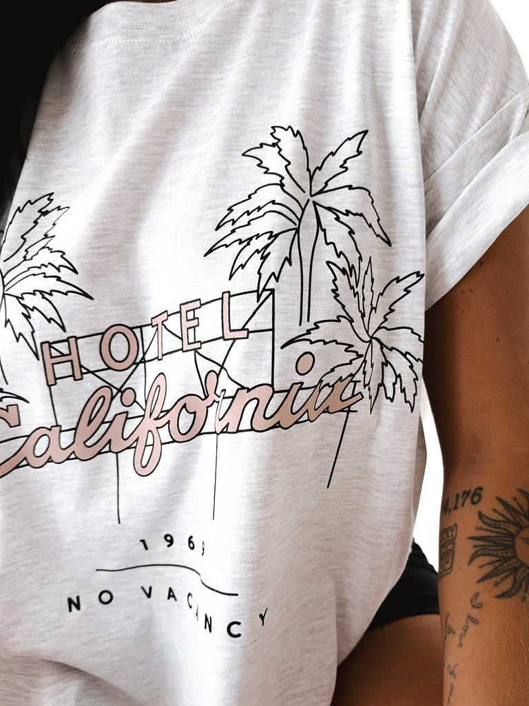 pebby forevee Side Slit Tee HOTEL CALIFORNIA SIDE SLIT TEE