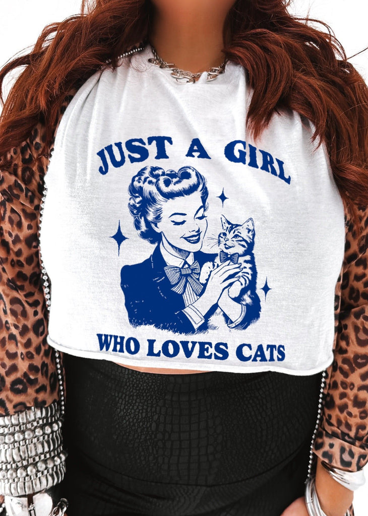 pebby forevee Side Slit Tee JUST A GIRL WHO LOVES CATS GRAPHIC TEE