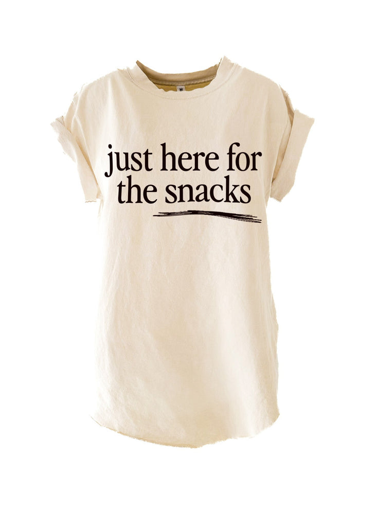pebby forevee Side Slit Tee JUST HERE FOR THE SNACKS SIDE SLIT TEE