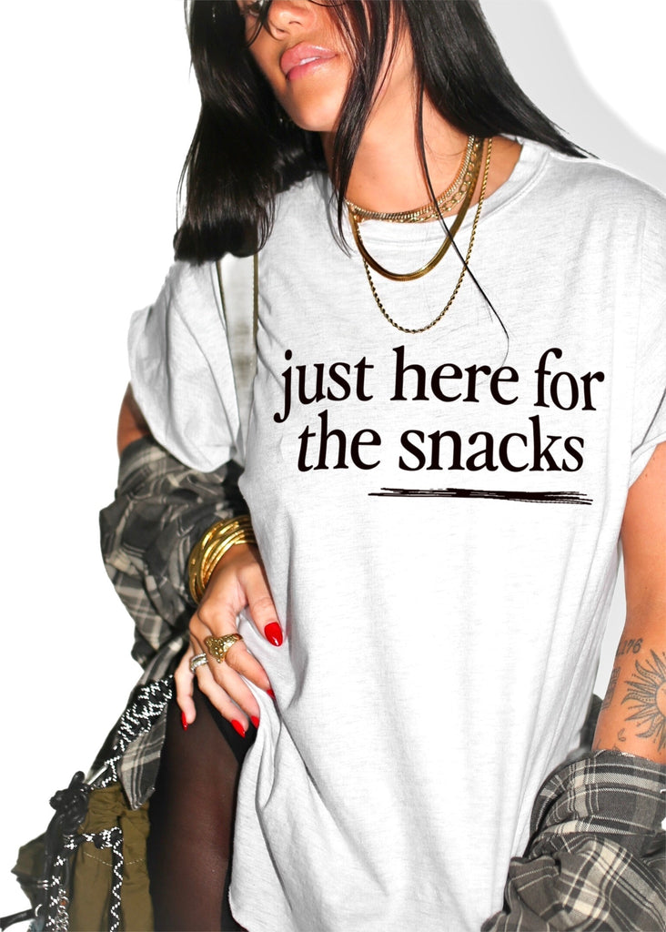 pebby forevee Side Slit Tee JUST HERE FOR THE SNACKS SIDE SLIT TEE