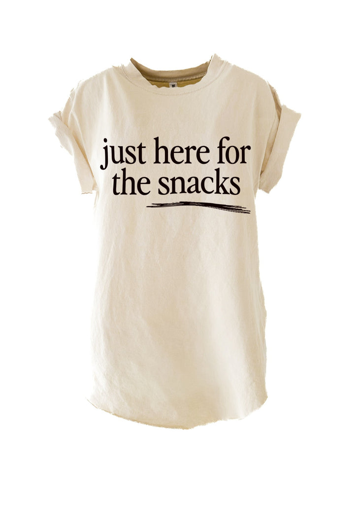 pebby forevee Side Slit Tee JUST HERE FOR THE SNACKS SIDE SLIT TEE