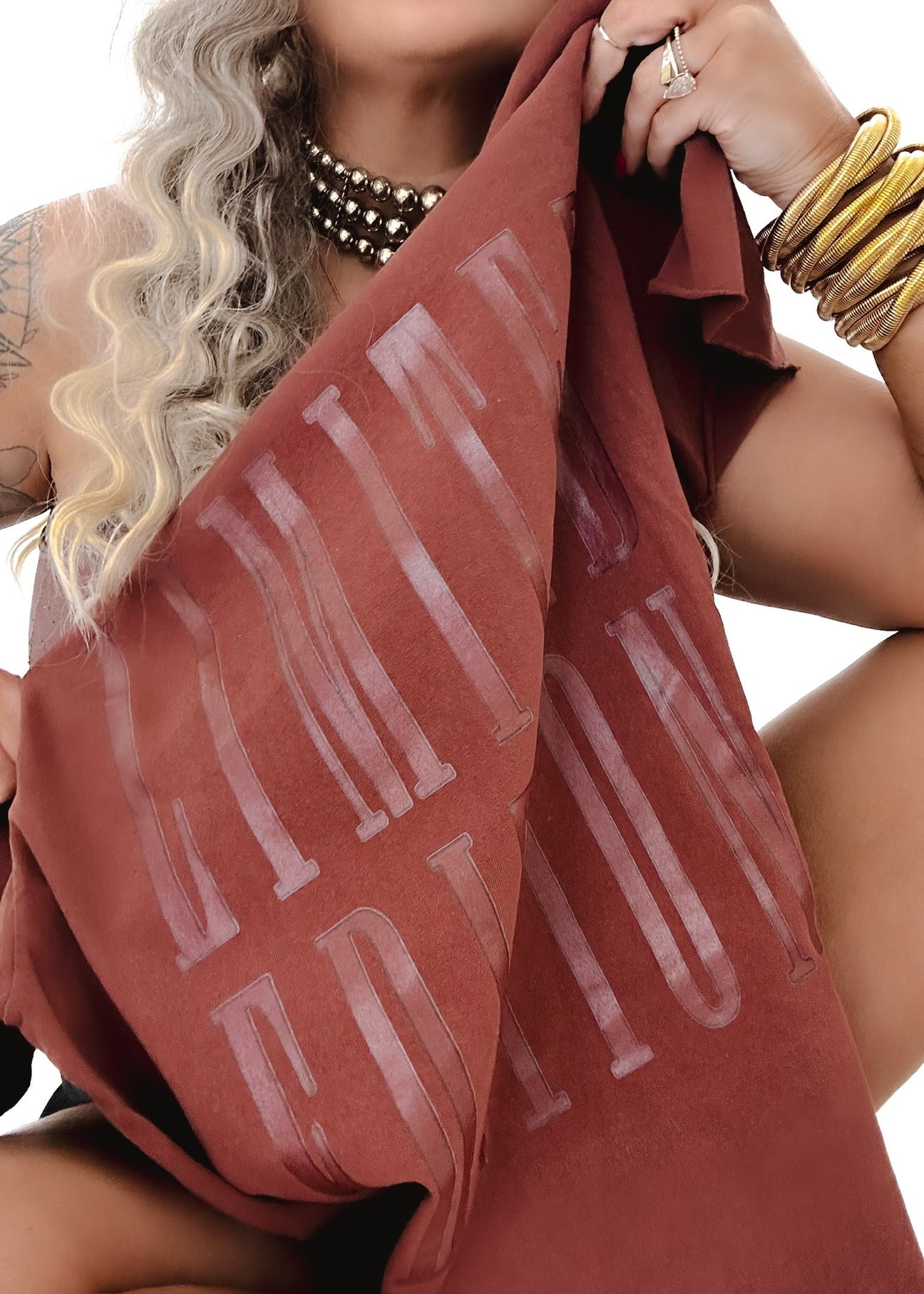 pebby forevee Side Slit Tee LIMITED EDITION SIDE SLIT TEE