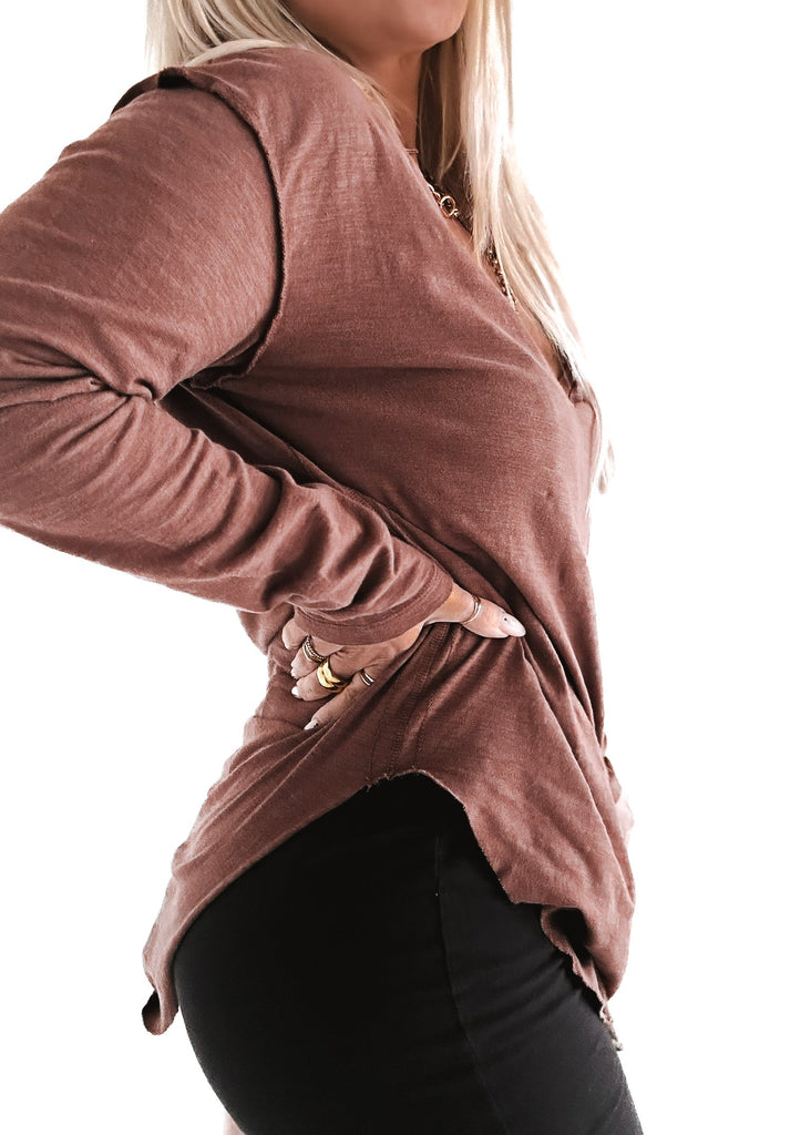 Side Slit Tee LONG SLEEVE V-NECK SIDE SLIT TEE – Pebby Forevee