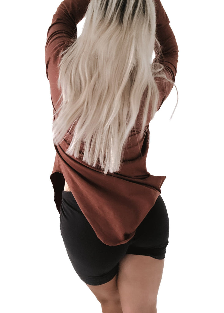 pebby forevee Side Slit Tee LONG SLEEVE V-NECK SIDE SLIT TEE