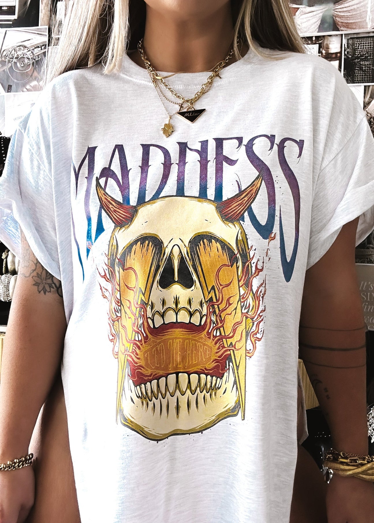 pebby forevee Side Slit Tee MADNESS LED ME HERE SIDE SLIT TEE