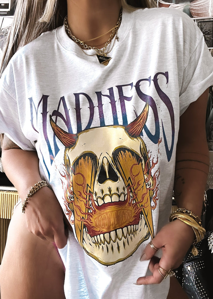 pebby forevee Side Slit Tee MADNESS LED ME HERE SIDE SLIT TEE