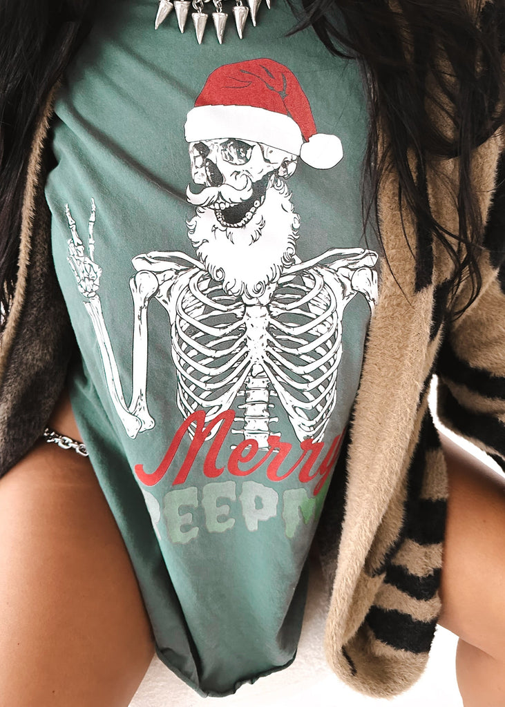 pebby forevee Side Slit Tee MERRY CREEPMAS SIDE SLIT TEE