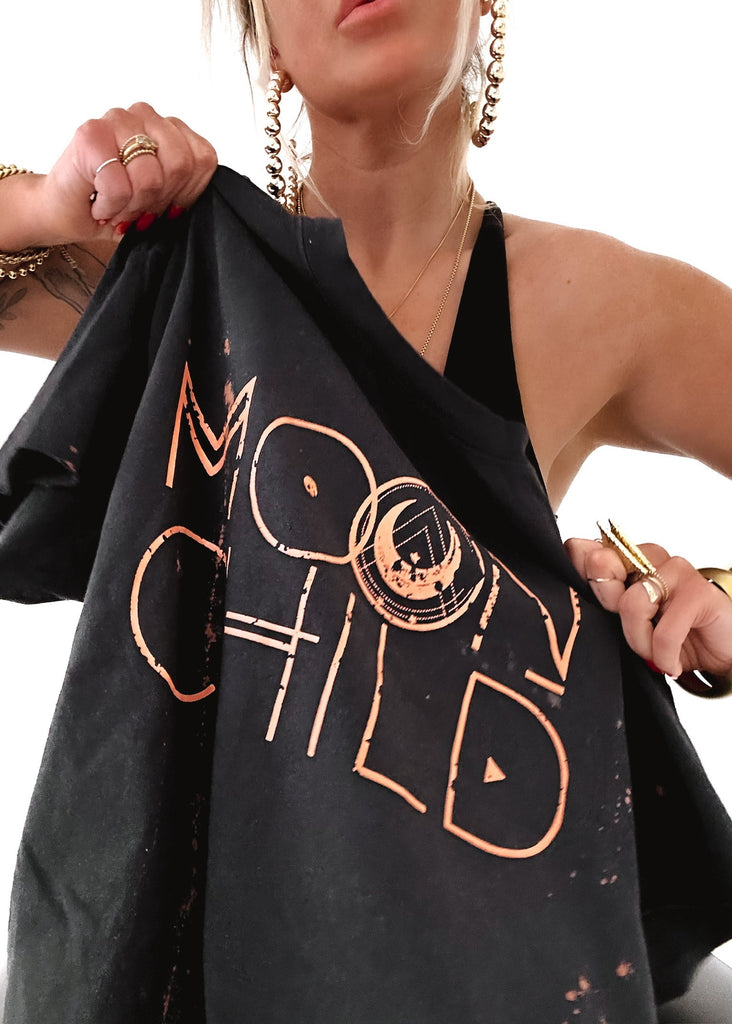 pebby forevee Side Slit Tee MOON CHILD (PEACH) BLEACHED OUT SIDE SLIT TEE