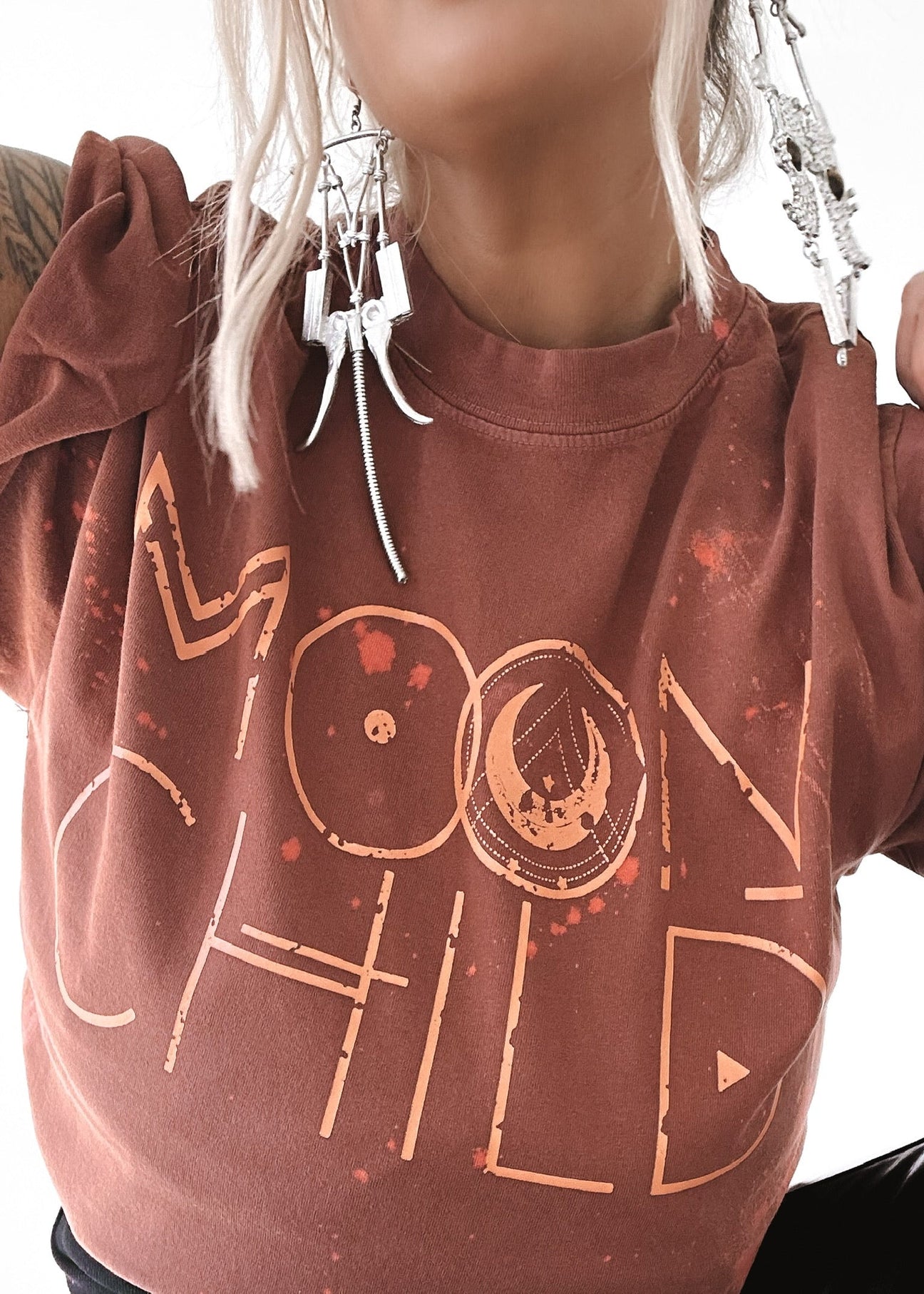 pebby forevee Side Slit Tee MOON CHILD (PEACH) BLEACHED OUT SIDE SLIT TEE