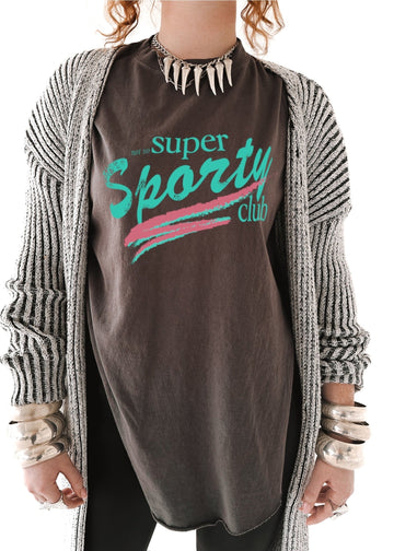 pebby forevee Side Slit Tee NOT SO SUPER SPORTY CLUB SIDE SLIT TEE