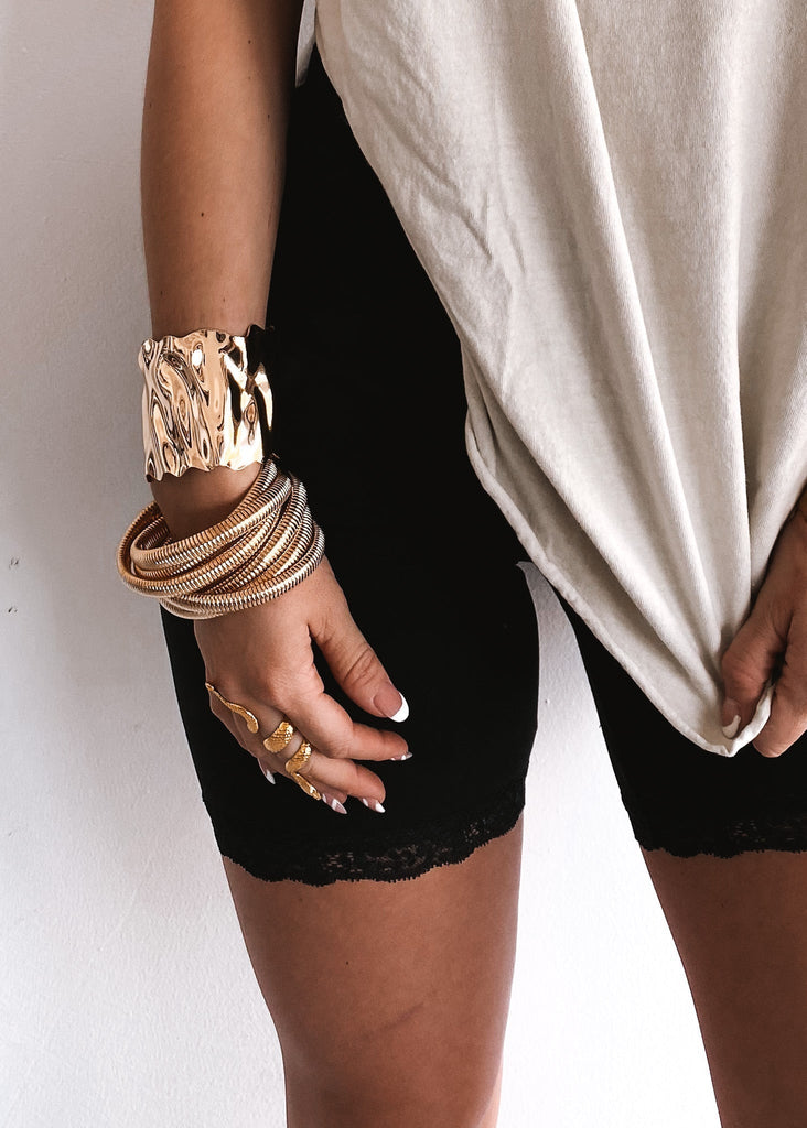 pebby forevee Side Slit Tee ONLY THOSE WHO RISK ARE FREE BLEACHED OUT SIDE SLIT TEE