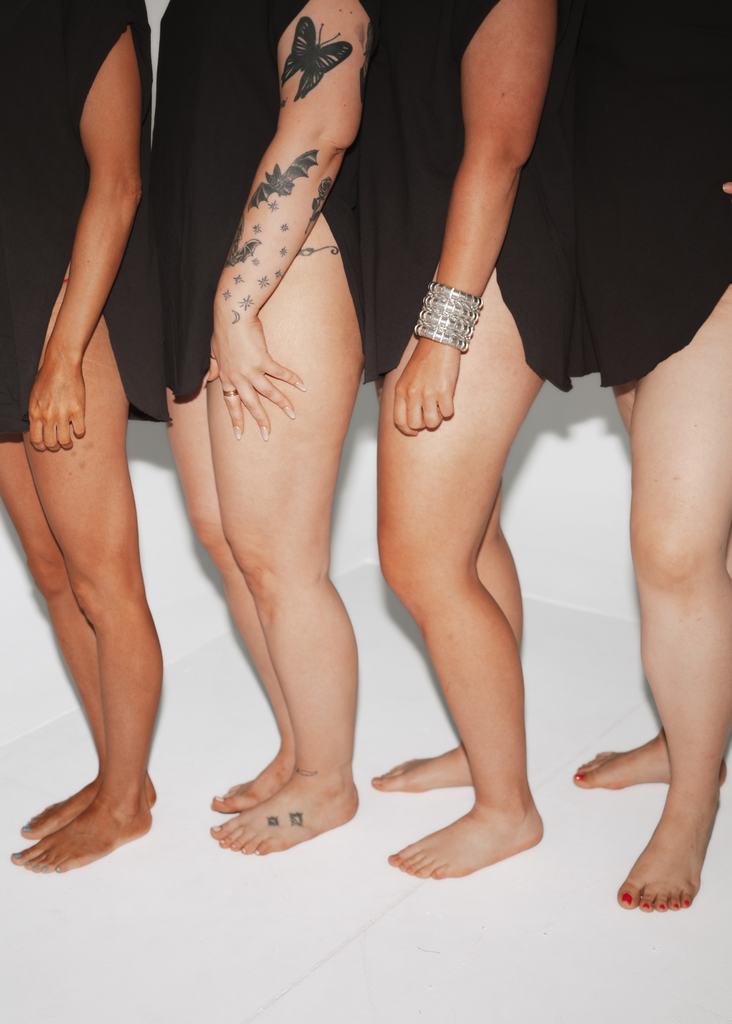 pebby forevee Side Slit Tee PEBBY BASICS BLEACHED OUT BLACK SIDE SLIT TEE