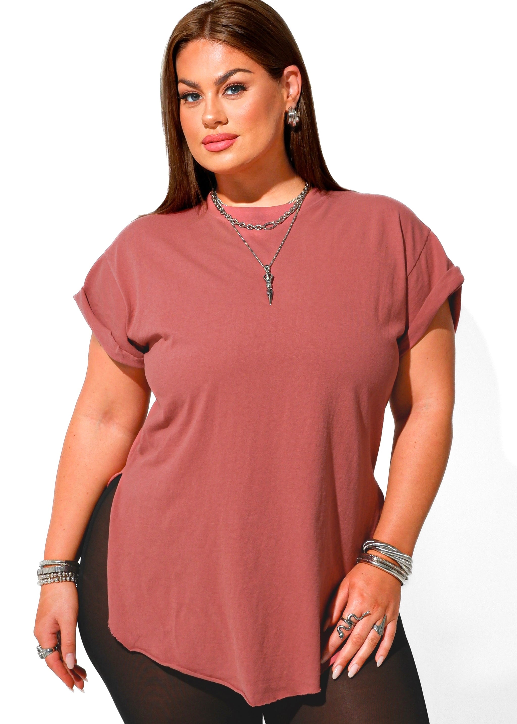 PEBBY BASICS BRICK SIDE SLIT TEE – Pebby Forevee