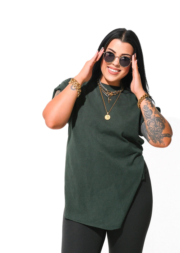 pebby forevee Side Slit Tee PEBBY BASICS EMERALD GREEN SIDE SLIT TEE